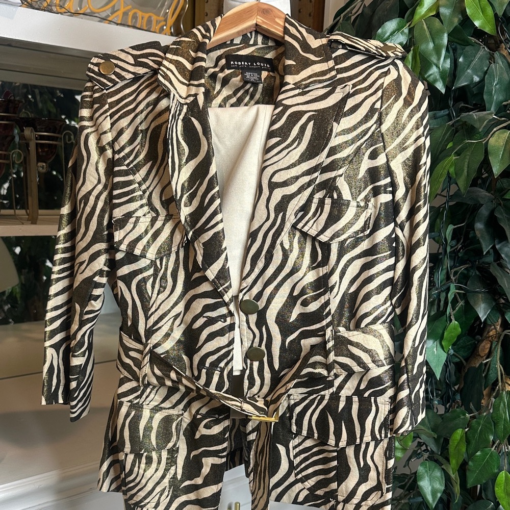 EUC Robert Louis Metallic Gold Zebra Patterned Jacket and Capri Cuffed Pants, 8
